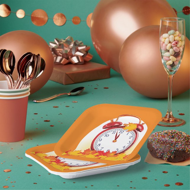 Herbstlaube für den Herbstwechsel und Retro-Uhr Pappteller (Von Creator hochgeladen)