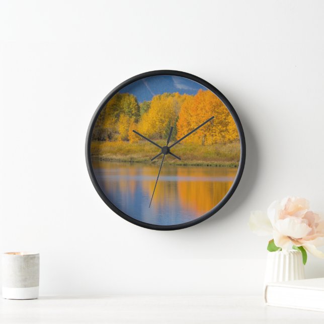 Herbstlich gefärbte Espen Uhr (Zuhause)