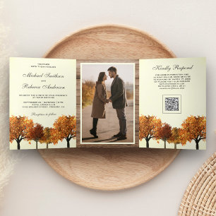 Herbstliche Bäume Wald Foto QR Code Hochzeit Dreifach Gefaltete Einladung