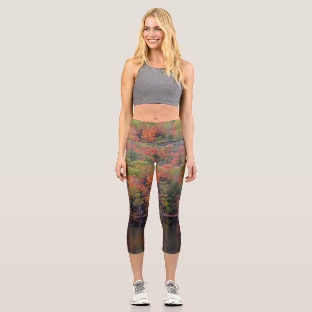 Herbstliche Blätter Herbstfarbendarstellung Frauen Capri Leggings (Vorderseite)