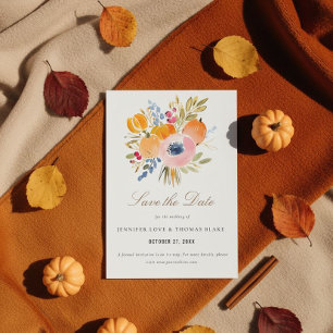 Herbstliche Romantik Kürbisse und fallende Blätter Save The Date