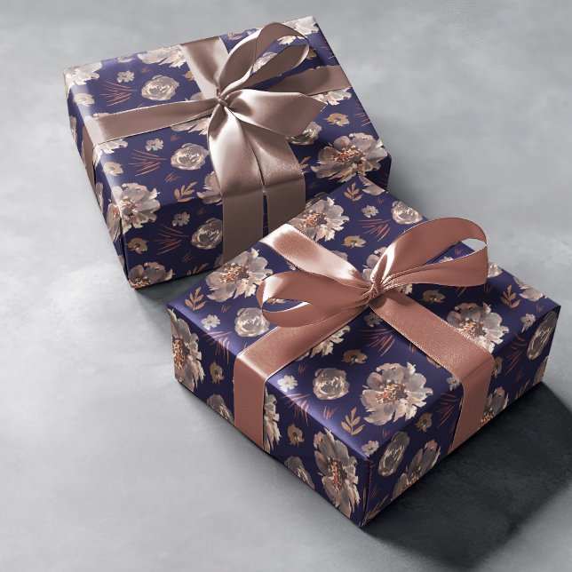 Herbstmoody-Blume fallen Aquarellblau Muster Geschenkpapier (Autumn flowers on blue pattern wrapping paper.)