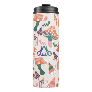 Herbstpilze, farbenfrohe, nahtlose Gestaltung. Thermosbecher