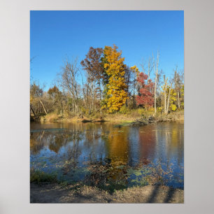 Herbstreflektionen auf Creek Poster