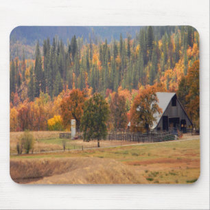 Herbstschönheit in Hayfork, Kalifornien.. Mousepad