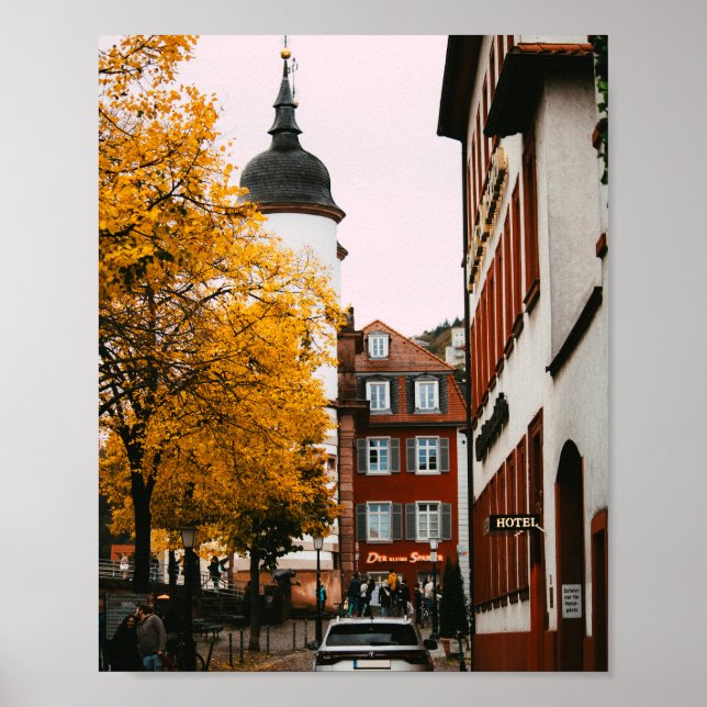 Herbstsonne im europäischen Alley Poster (Vorne)