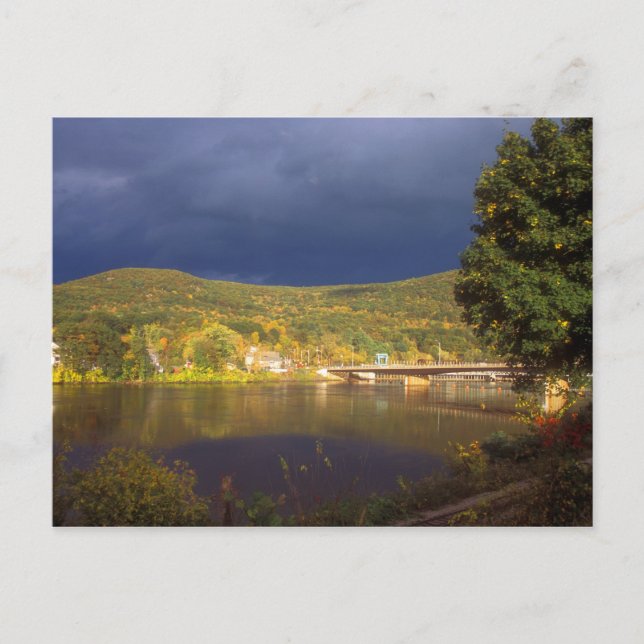 Herbststurm über dem Connecticut Postkarte (Vorderseite)