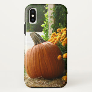 Herbstszene - Kürbis mit gelben orangen Chrysanthe Case-Mate iPhone Hülle