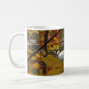 Herbstteich mit Schwan Kaffeetasse
