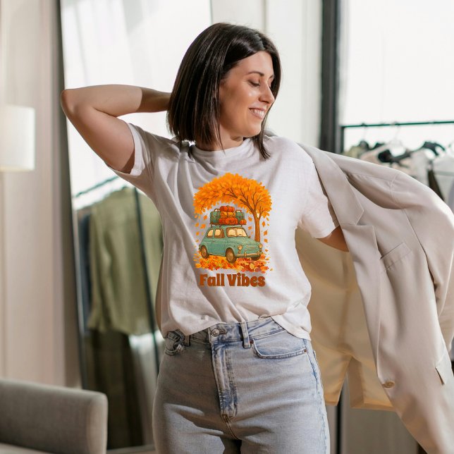 Herbstuntergänge bei Retro Car Tri-Blend Shirt (Von Creator hochgeladen)