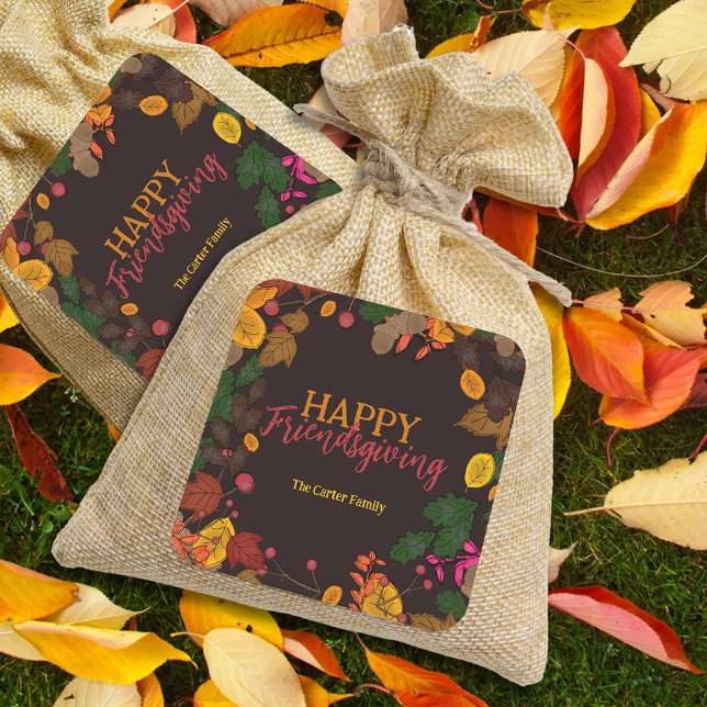 Herbstverlässt Acorns Berries Happy Friendsgiving Quadratischer Aufkleber (Von Creator hochgeladen)