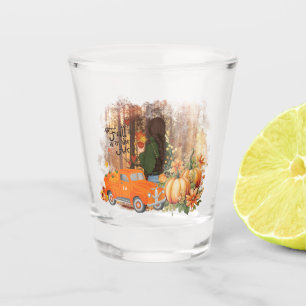 Herbstwoben, ein Auto, das mit Kürbis beladen wird Schnapsglas