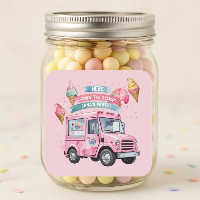 Here Comes the Scoop! Pink Ice Cream Truck  Quadratischer Aufkleber (Von Creator hochgeladen)