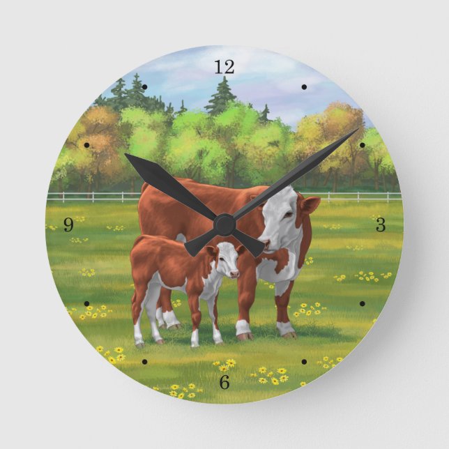 Hereford Cow & Niedlich Calf in Sommerweide Runde Wanduhr (Vorderseite)