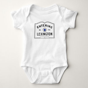 Hereinkommendes Lexington Baby Strampler