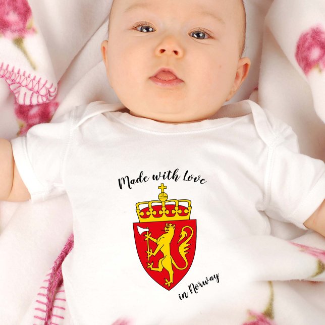 Hergestellt mit Liebe in Norwegen / norwegischer F Baby Strampler (Von Creator hochgeladen)