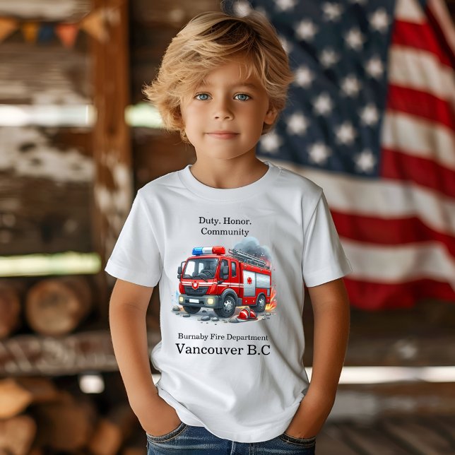 Heroischer Feuerwehrmann bekämpft Stadtbrand T-Shirt (Von Creator hochgeladen)