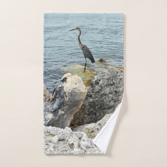Heron On Rocks At The Beach Handtuch (Handtuch)