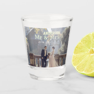 Herr & Frau fügen Familienname Foto Datum Hochzeit Schnapsglas
