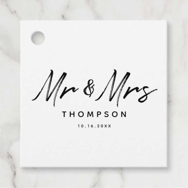 Herr & Mrs. Modern Schwarz-weiß Script Wedding Geschenkanhänger (Vorderseite)