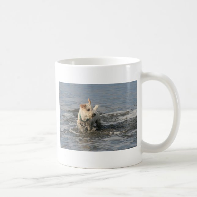 Herr Pish am karminroten Strand Kaffeetasse (Rechts)