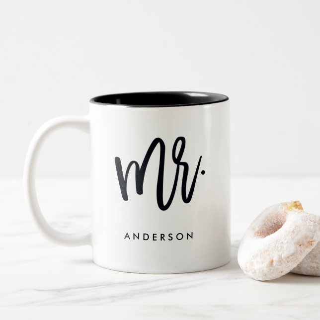 Herr Trendy Script Personalized Zweifarbige Tasse (Mit Donut)