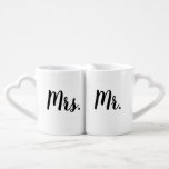 "Herr" u. Frau "Kaffee-Tassen-Set Liebestassen<br><div class="desc">Mit einem eleganten Entwurf und empfindlichen Akzenten ist dieses zusammenpassender "Herr" u. Frau" Kaffee-Tassen-Set die perfekte Weise, damit Paare zusammen ihre Morgen beginnen. Fertigen Sie Text und Farben besonders an, um Ihre Selbst personifizieren zu lassen! Machen Sie dieses spezielle Geschenk für den Tag der Mutter, der Vatertag, Valentinstag, Weihnachten, Geburtstage,...</div>