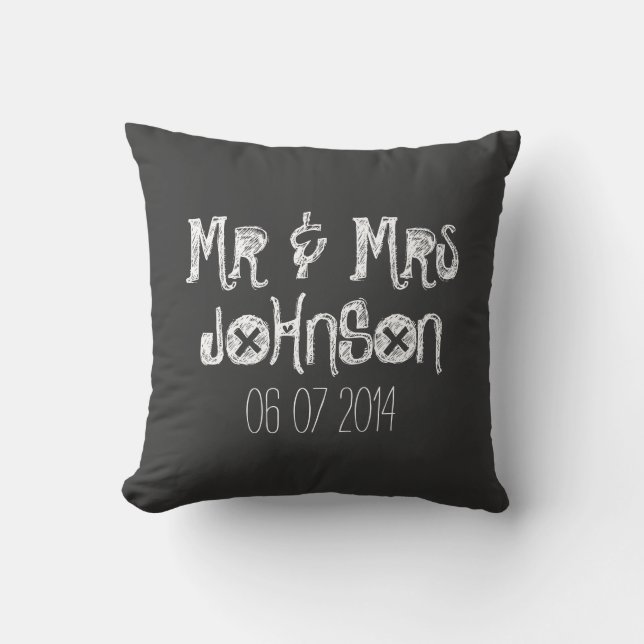 Herr und Frau Black Chalkboard Hochzeitskissen Kissen (Vorderseite)