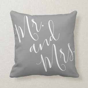 Herr und Frau Elegant Calligraphy Gray White Scrip Kissen