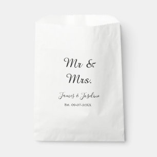 Herr und Frau fügen den Namen est hinzu. Ehepaar Geschenktütchen