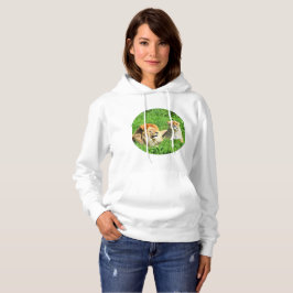 Herr und Frau Lion Lay im Gras Hoodie