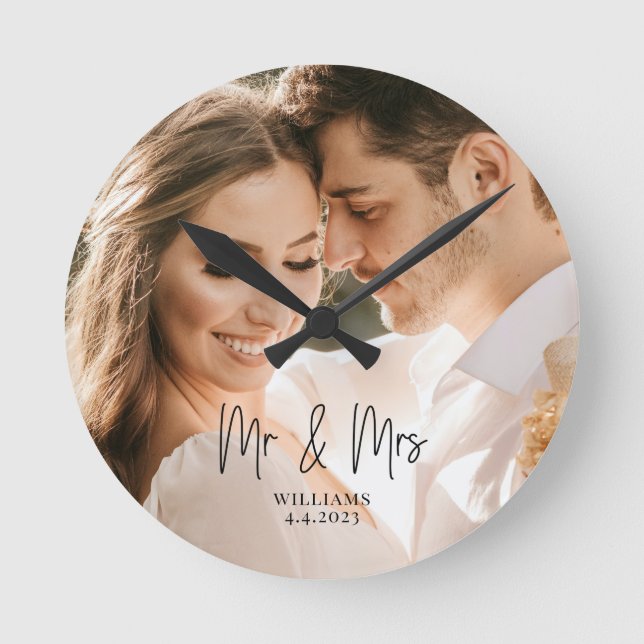 Herr und Frau Wedding Couple Round Clock Runde Wanduhr (Vorderseite)