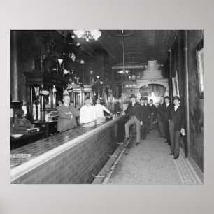 Herren an der Bar, 1910. Vintage-Foto Poster