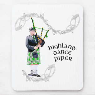Herren Dudelsackpfeifer im grünen Kilt Mousepad
