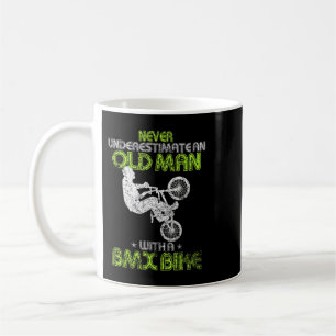 Herren Vintage Unterschätze niemals einen alten Ma Kaffeetasse
