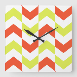 Herringbone-Muster, rot und grün Quadratische Wanduhr