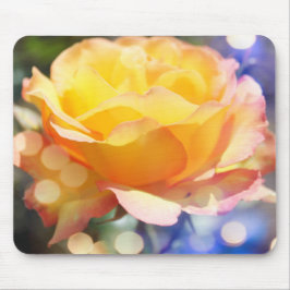 Herrliche gelbe Rosenrose Blume. Blumenfotografie. Mousepad