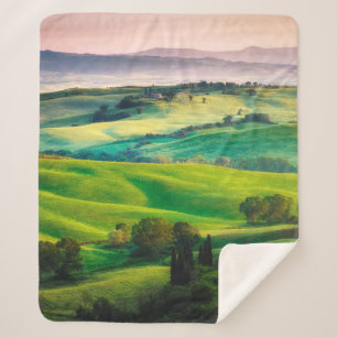 Herrliche Grüntöne in der Landschaft und mit Lic Sherpadecke