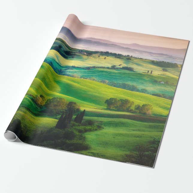 Herrliche Grüntöne in der Landschaft und mit Licht Geschenkpapier (Ungerollt)