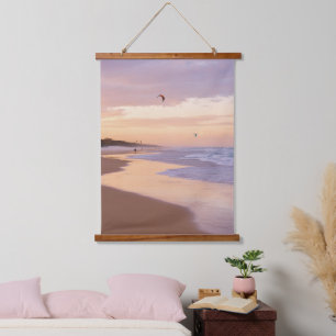 Herrliche Ozeanwellen, Sandstrand, Sonnenuntergang Wandteppich Mit Holzrahmen