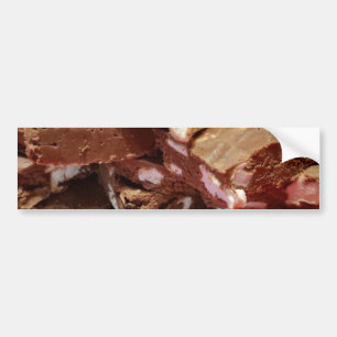 Herry Chocolate Marshmallow Fudge auf einer Platte Autoaufkleber