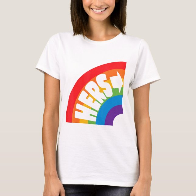 Hers Rainbow Arrow T-Shirt (Vorderseite)