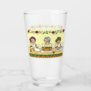 Herstellung der perogies, pyrohy, pierogies, glas