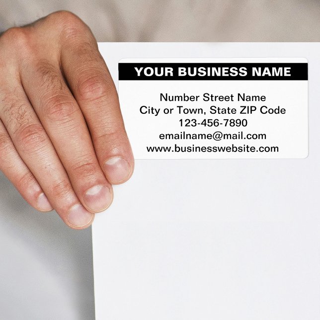 Hervorhebung des Firmennamens auf dem Etikett "Whi (White shipping label with your highlighted business name)