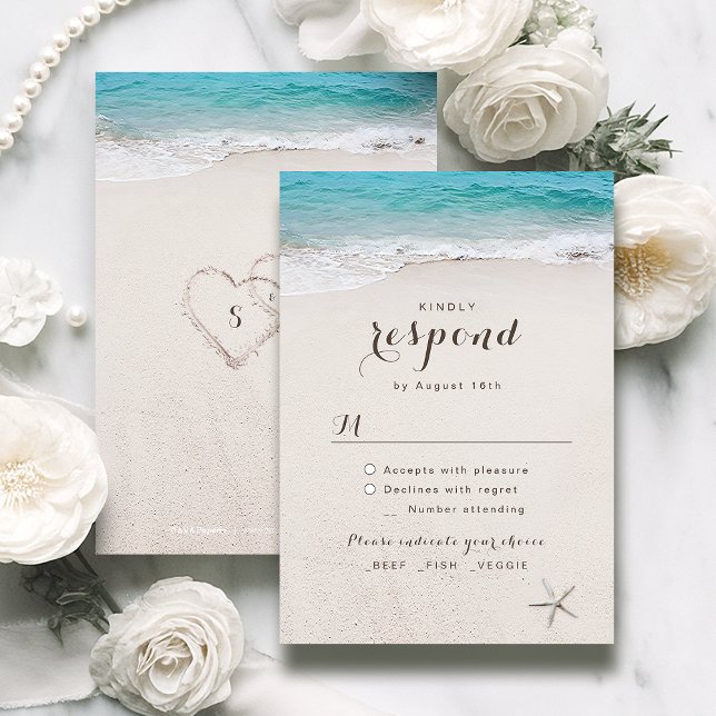 Herz am Sandstrand Hochzeit RSVP Karte (Hearts in the sand destination beach wedding RSVP card)