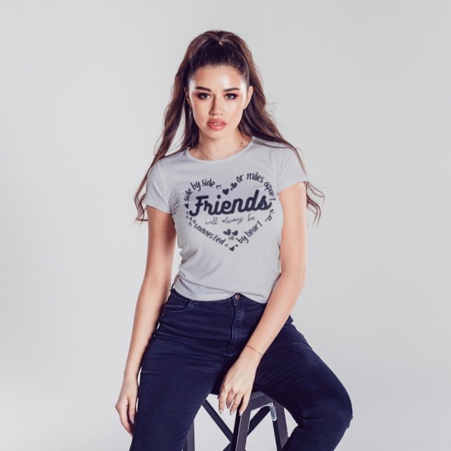 Herz der Freundschaft Typografie T-Shirt (Von Creator hochgeladen)