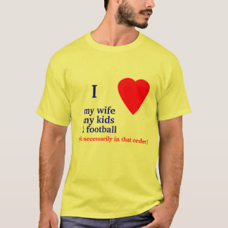 Herz des Fußball-I meine Ehefrau T-Shirt