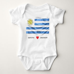 Herz-Flagge der Gewohnheits-I von Uruguay Baby Strampler