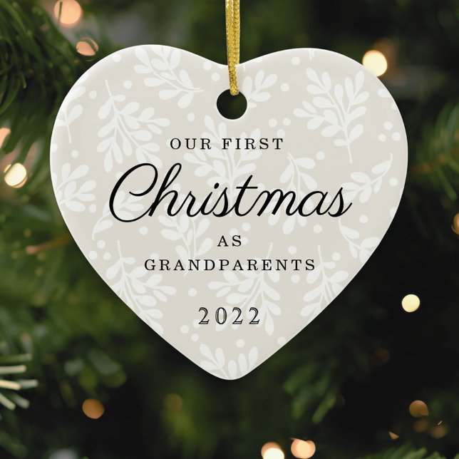 Herz gestalten Erste Weihnachten als Großeltern Keramik Ornament (Von Creator hochgeladen)