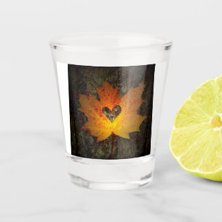 "HERZ IN EINER LEAF" AUTUMENSCHUHE SCHNAPSGLAS